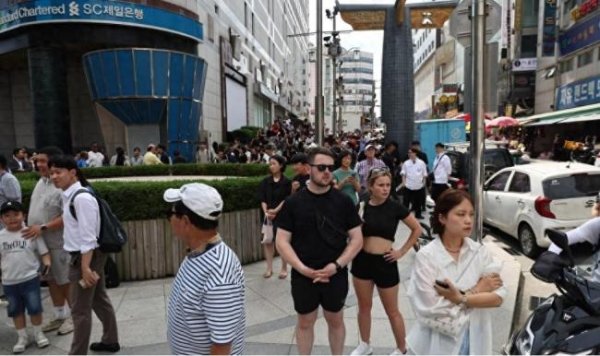 亚晶金融 韩国一初中生在网络发布百货大楼爆炸谣言被捕